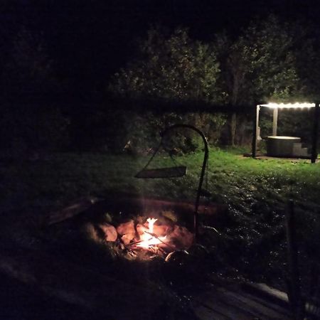 Miedzy Olchami Domek Nad Jeziorem. Noclegi Caloroczne. Cisza, Spokoj. Barczewo Εξωτερικό φωτογραφία